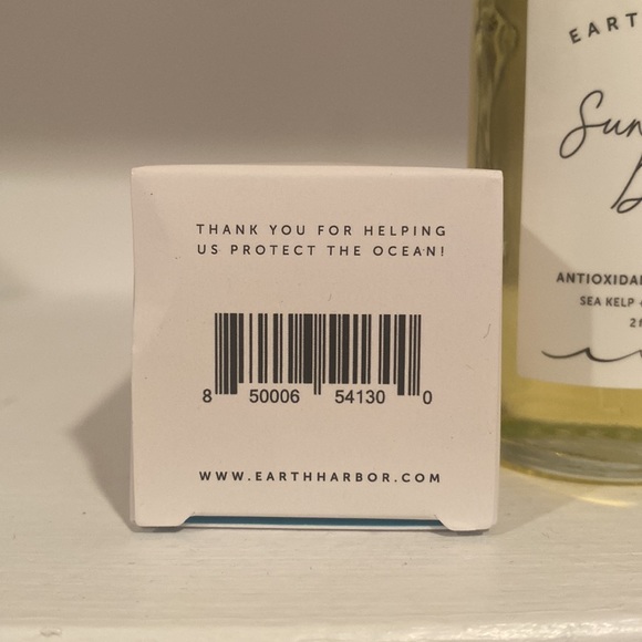 EARTH HARBOR
Sunshine Dew Antioxidant Cleansing Oil - Picture 2 of 2